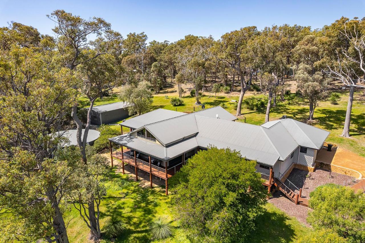 Redgum Treehouse - Outstanding Luxury In The Heart Of Wine Country And Minutes From The Beaches Vila Quindalup Exterior foto