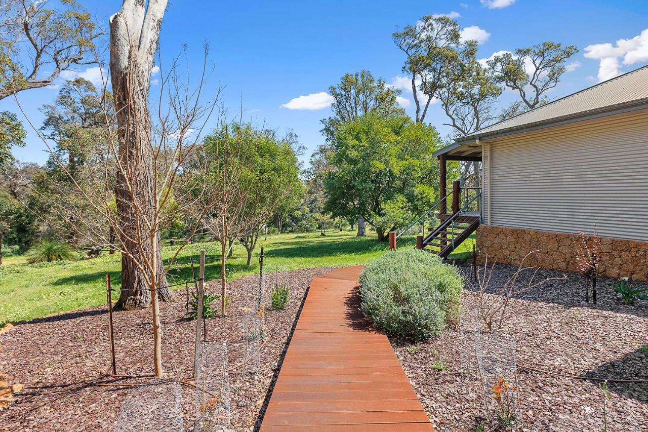 Redgum Treehouse - Outstanding Luxury In The Heart Of Wine Country And Minutes From The Beaches Vila Quindalup Exterior foto