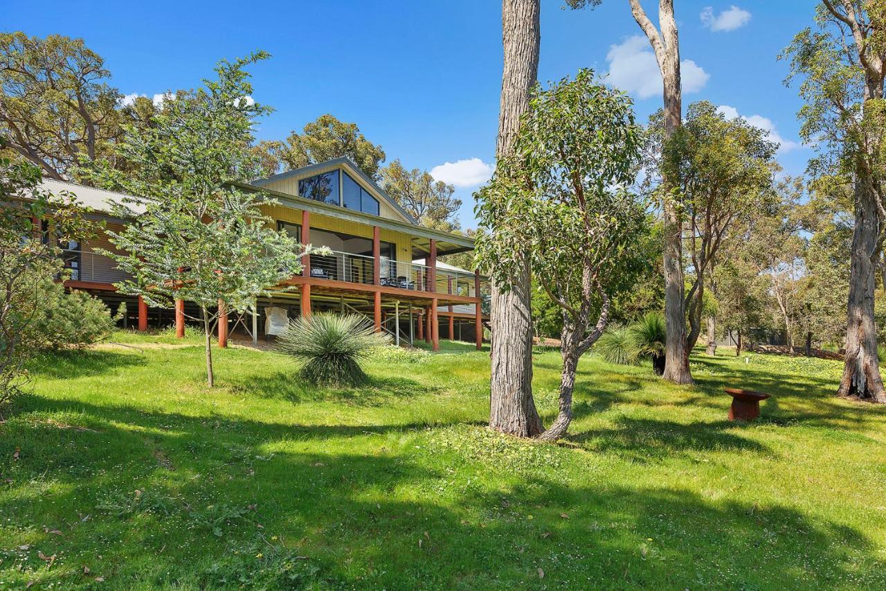 Redgum Treehouse - Outstanding Luxury In The Heart Of Wine Country And Minutes From The Beaches Vila Quindalup Exterior foto